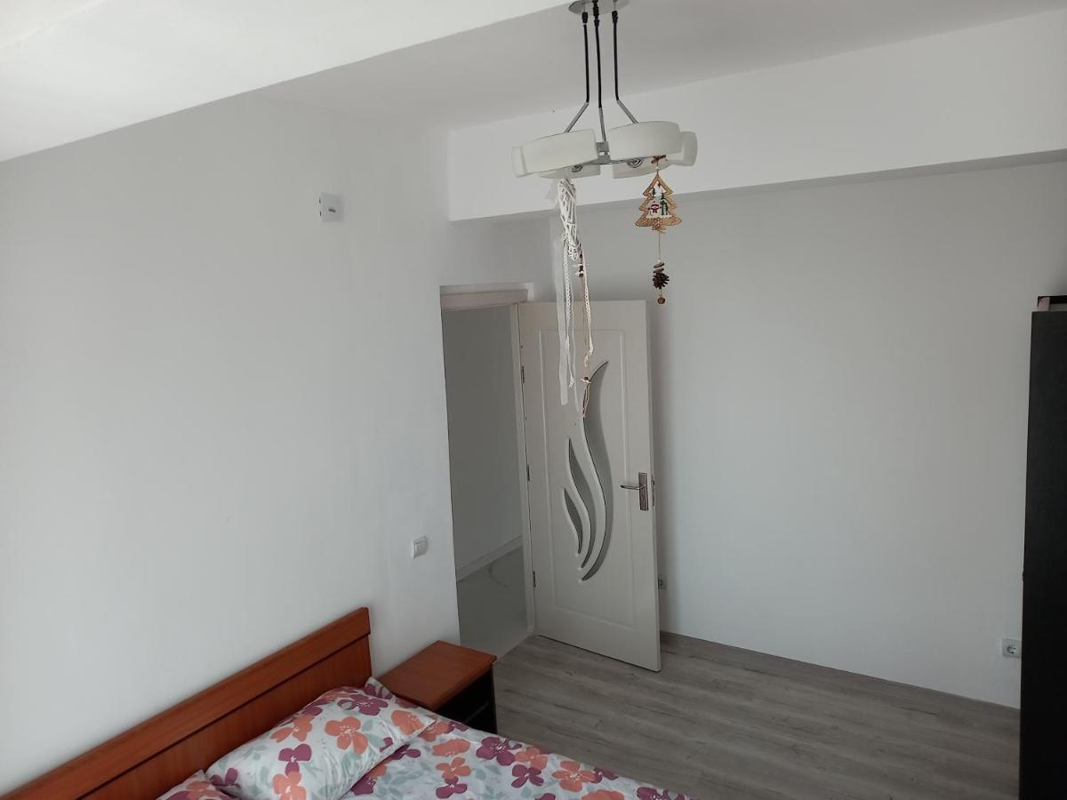 Twins Residence 2 Apart Hotel Ap 3 2 Rooms Chiajna Eksteriør billede